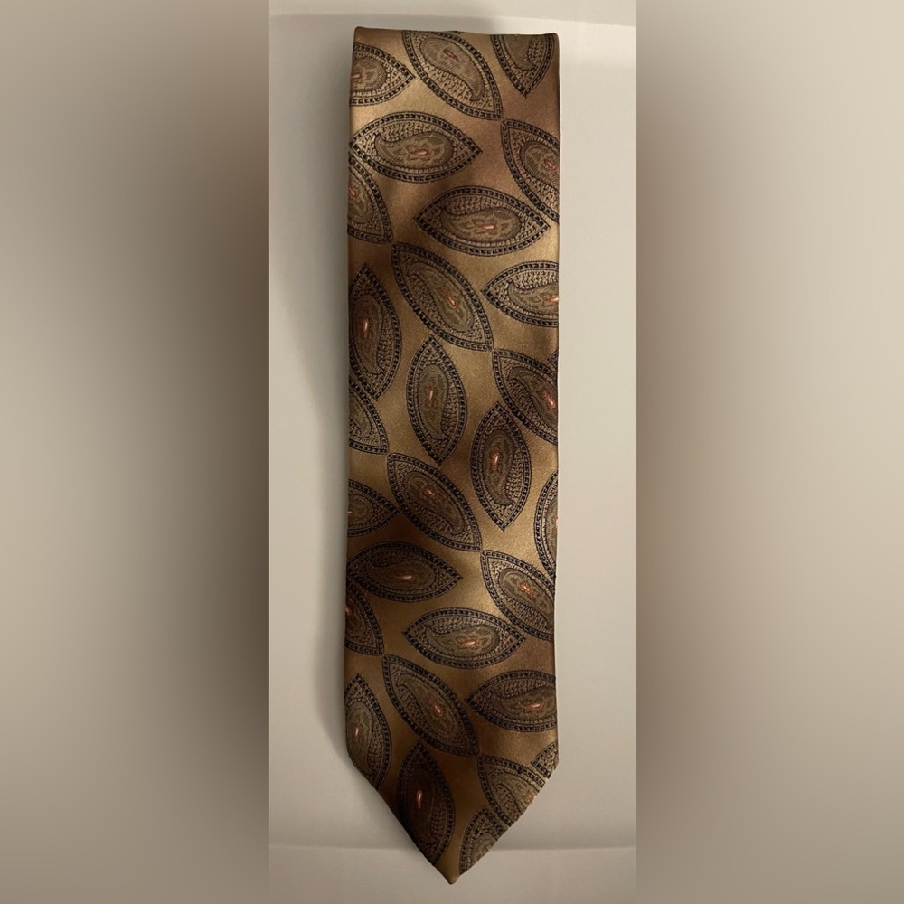7th Avenue Men’s 10”% Silk Necktie​
